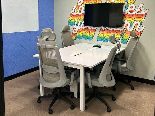 Meeting / Conference Rooms